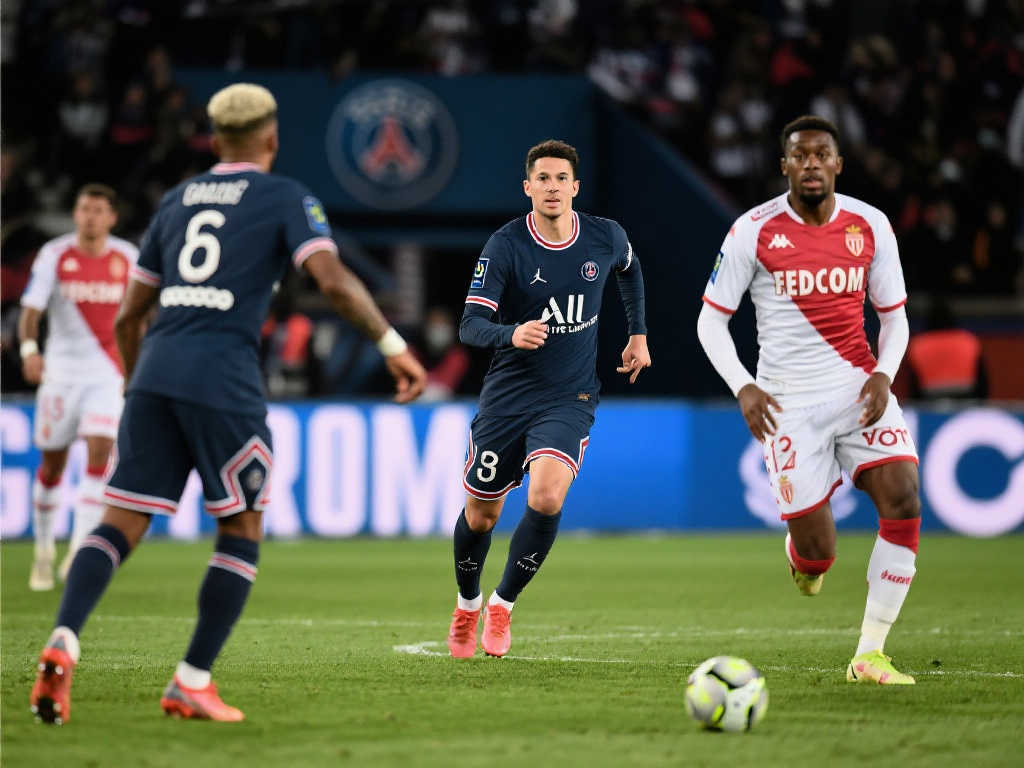 但裁判的哨 但裁判的哨